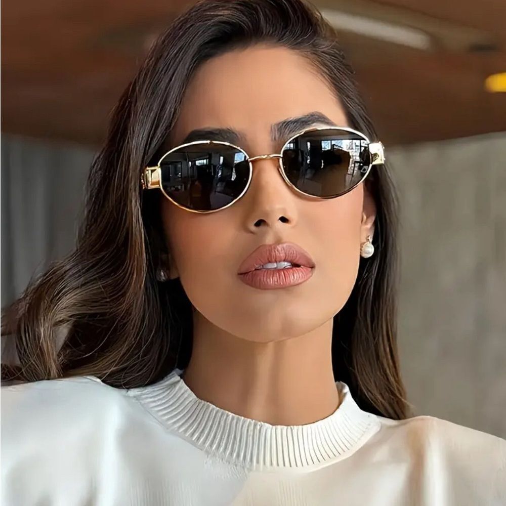 Trendy black sunglasses  C4